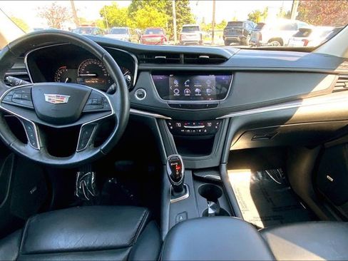 Used 2018 Cadillac XT5 Premium Luxury image 15