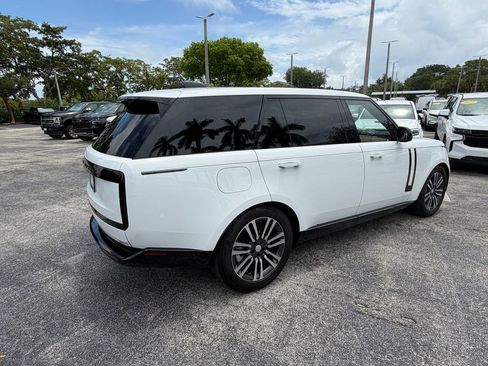 Used 2025 Land Rover Range Rover Long Wheelbase SE AWD/4WD image 8