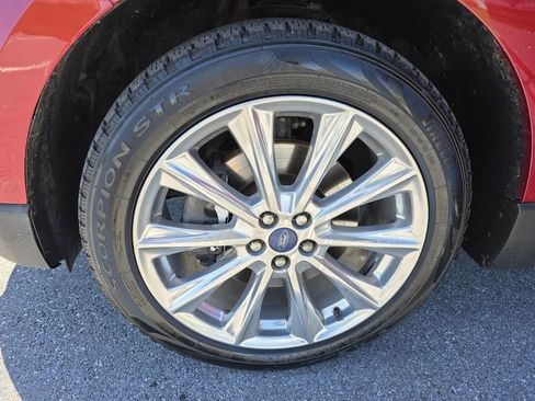 Used 2018 Ford Edge Titanium w/ Equipment Group 301A AWD/4WD image 34