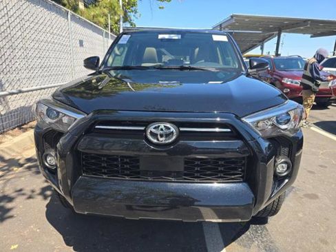 Used 2021 Toyota 4Runner SR5 Premium w/ Moonroof Package AWD/4WD image 2