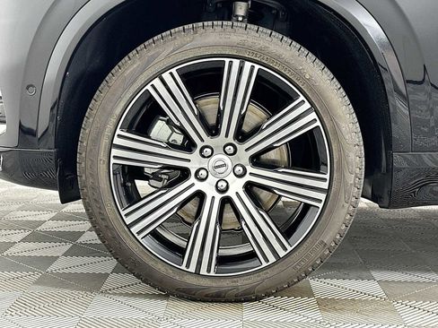 Certified 2025 Volvo XC90 T8 Plus w/ Protection Package Premier image 28