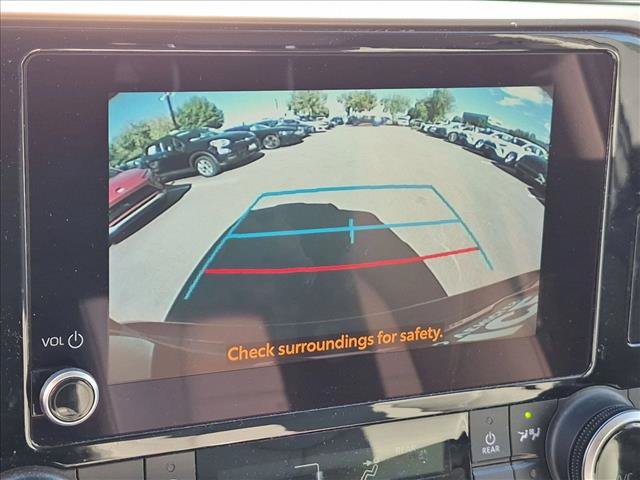 Used 2023 Toyota Highlander XLE FWD image 12
