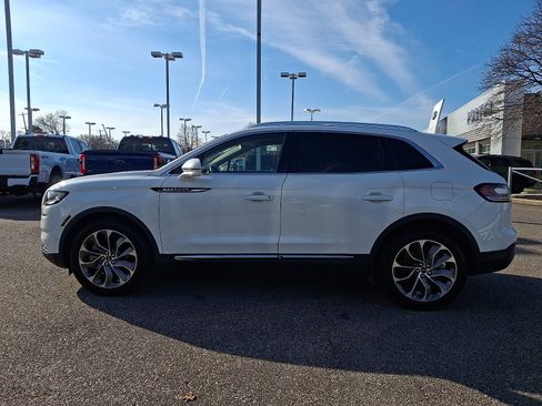 Used 2022 Lincoln Nautilus Reserve w/ Equipment Group 201A image 6