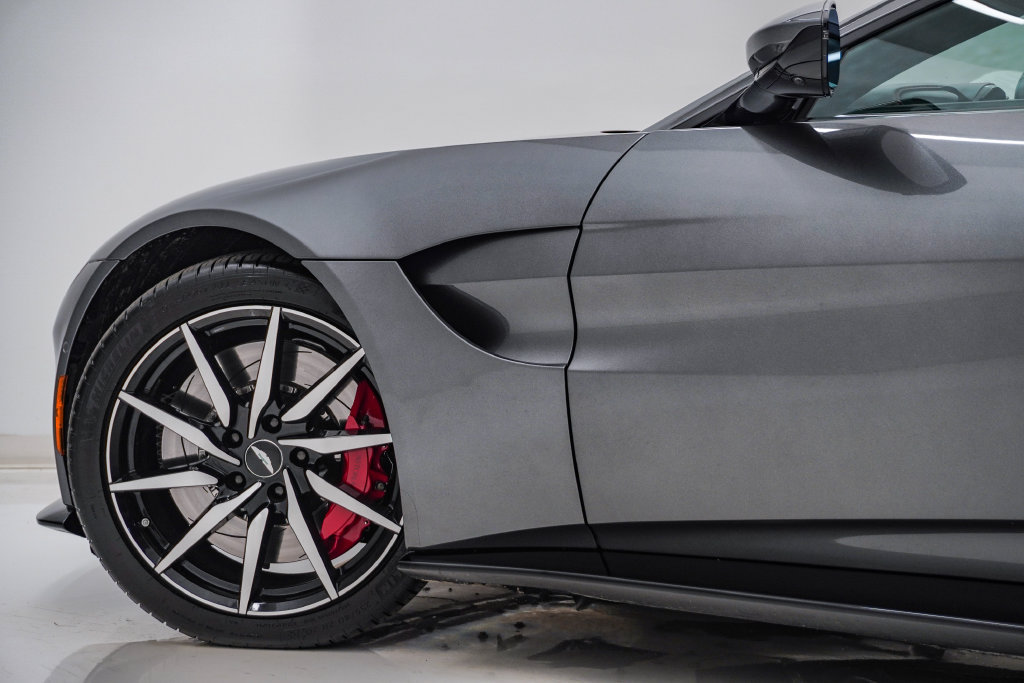 Used 2019 Aston Martin V8 Vantage Coupe RWD image 14