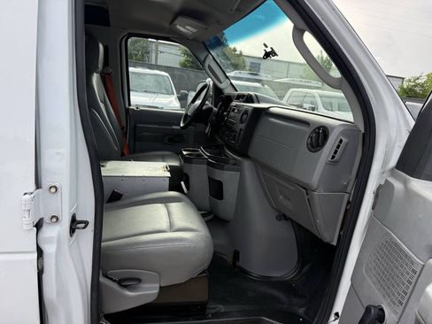 Used 2014 Ford E-150 and Econoline 150 RWD image 10
