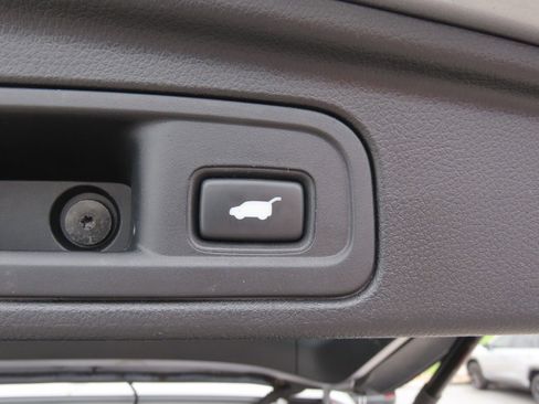 Used 2017 Honda Pilot Touring image 15