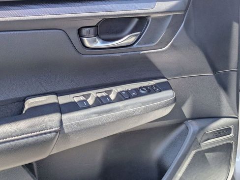 Used 2025 Honda CR-V LX image 16