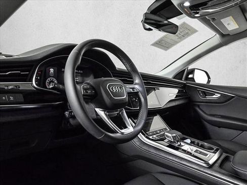 Used 2023 Audi Q8 Premium AWD/4WD image 10