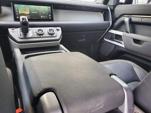 Used 2020 Land Rover Defender 110 SE image 57