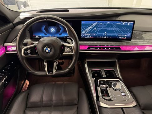 Used 2025 BMW 740i xDrive AWD/4WD image 29