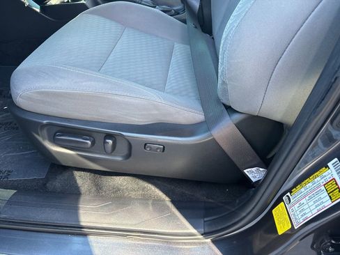 Used 2022 Toyota Tacoma SR5 RWD image 24