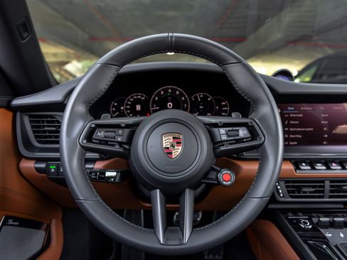 Certified 2026 Porsche 911 Targa 4 GTS AWD/4WD image 33