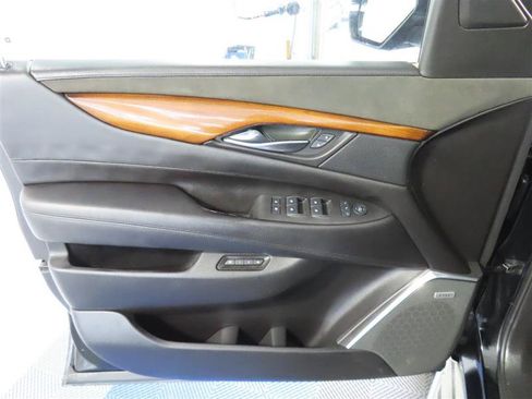 Used 2016 Cadillac Escalade Luxury RWD image 15