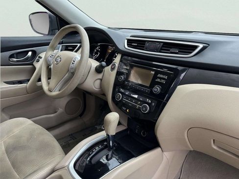 Used 2014 Nissan Rogue SV image 22