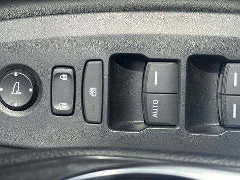 Used 2024 Honda HR-V LX image 12