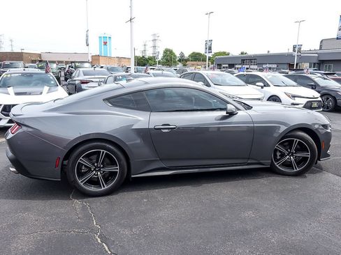 Used 2025 Ford Mustang Premium RWD image 9