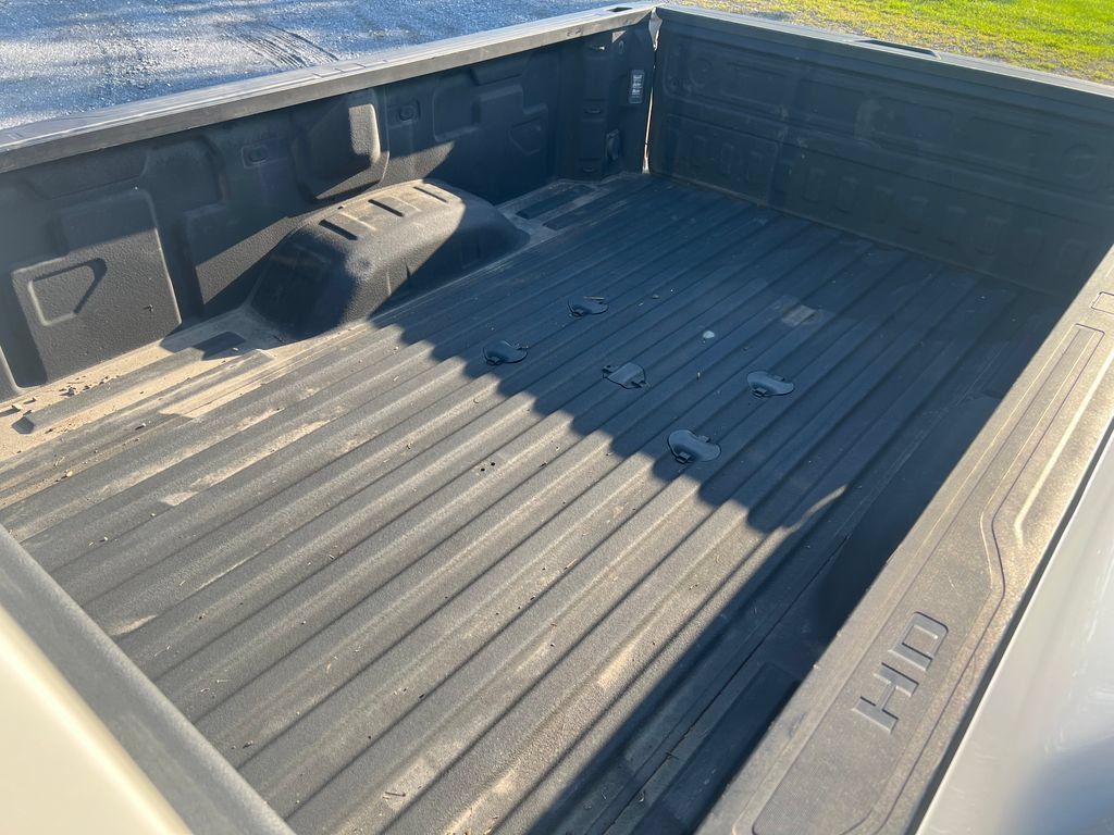 Used 2021 Chevrolet Silverado 3500 High Country w/ Snow Plow Prep/Camper Package AWD/4WD image 21