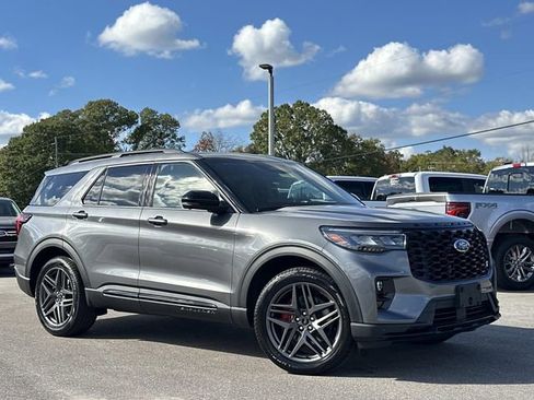 New 2026 Ford Explorer ST w/ Sun And Sound Package image 8