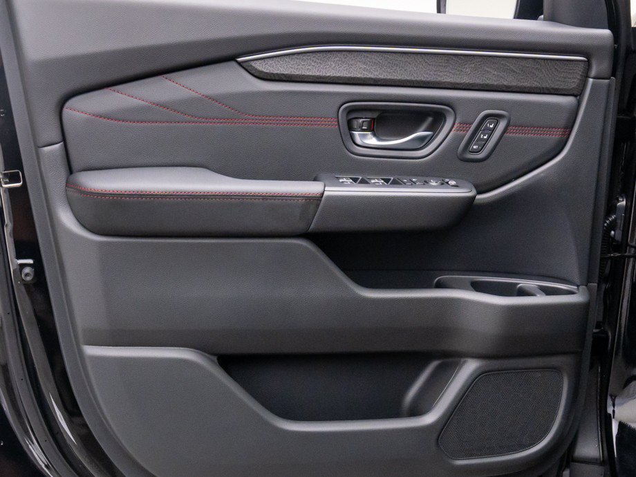New 2026 Honda Pilot Black Edition image 14
