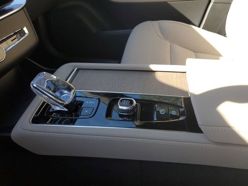 New 2026 Volvo XC90 B6 Plus w/ Protection Package Premier image 10