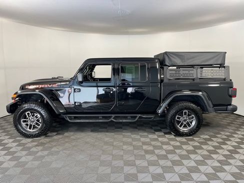 Used 2024 Jeep Gladiator Mojave AWD/4WD image 4