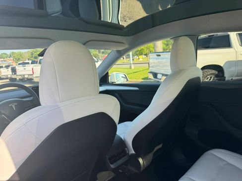 Used 2023 Tesla Model Y Long Range AWD/4WD image 12