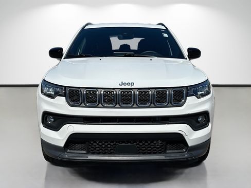 Used 2023 Jeep Compass Latitude AWD/4WD image 8