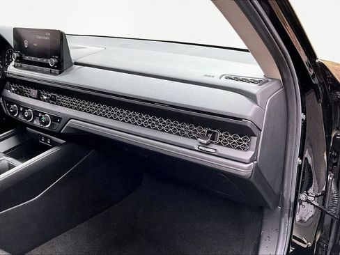 Used 2025 Honda Accord SE image 20