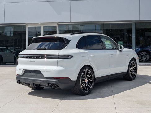 New 2026 Porsche Cayenne E-Hybrid image 9