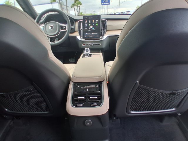 New 2026 Volvo XC90 T8 Plus w/ Protection Package Premier AWD/4WD image 13