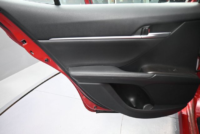 Used 2023 Toyota Camry XLE w/ Cold Weather Package FWD image 18
