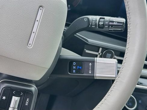 Certified 2025 Hyundai Santa Fe SEL FWD image 16