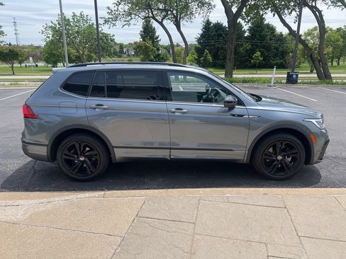 Used 2023 Volkswagen Tiguan SE R-Line AWD/4WD image 7