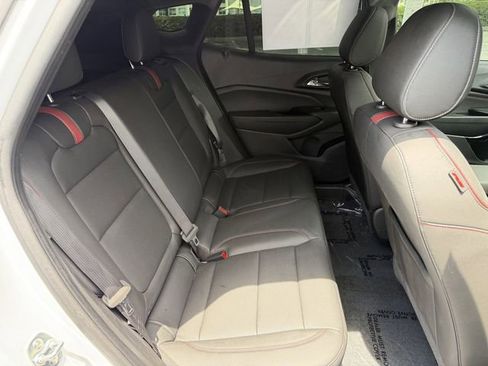 Used 2025 Chevrolet Trax RS w/ Sunroof Package FWD image 29