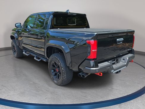 Used 2025 Toyota Tacoma TRD Pro AWD/4WD image 7