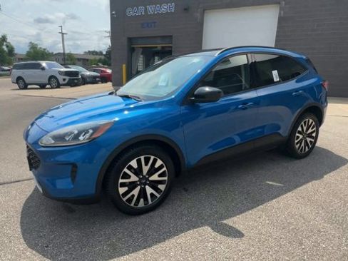 Certified 2020 Ford Escape SE Sport AWD/4WD image 5