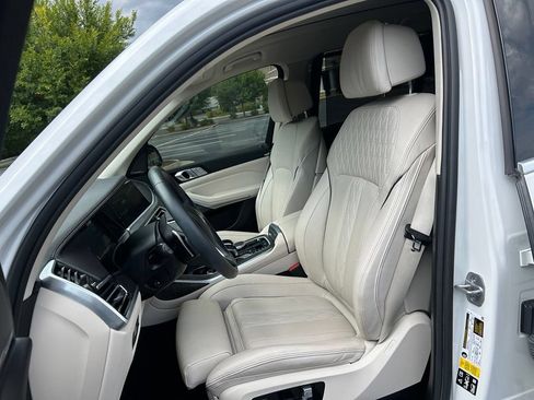 Used 2022 BMW X7 xDrive40i w/ Premium Package AWD/4WD image 42