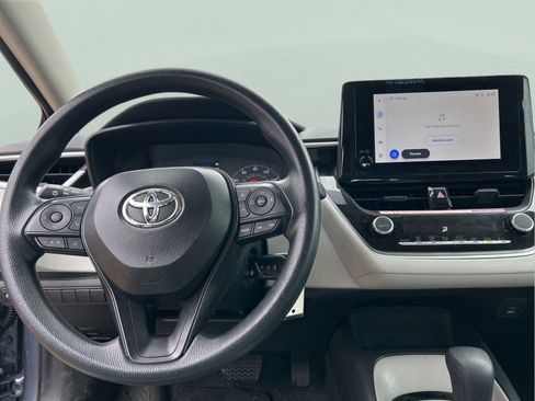 Used 2025 Toyota Corolla LE image 11