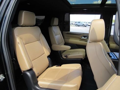 Certified 2023 Chevrolet Suburban Premier w/ Max Trailering Package AWD/4WD image 27