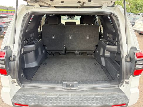 Certified 2025 Toyota 4Runner SR5 AWD/4WD image 32