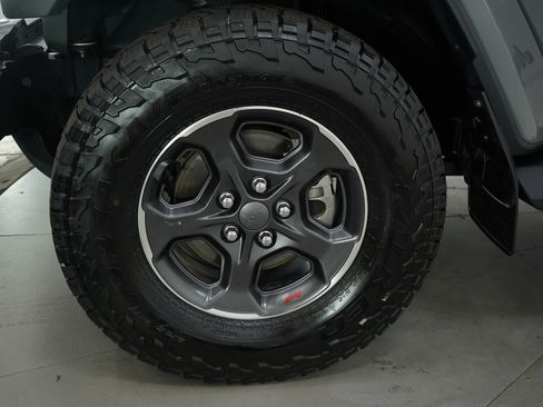 Used 2021 Jeep Gladiator Sport image 29