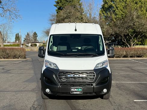 Used 2023 RAM ProMaster 2500 w/ Premium Convenience Group (B) image 8