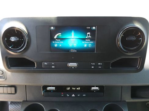 Used 2024 Mercedes-Benz Sprinter 2500 w/ Acoustic Package image 15