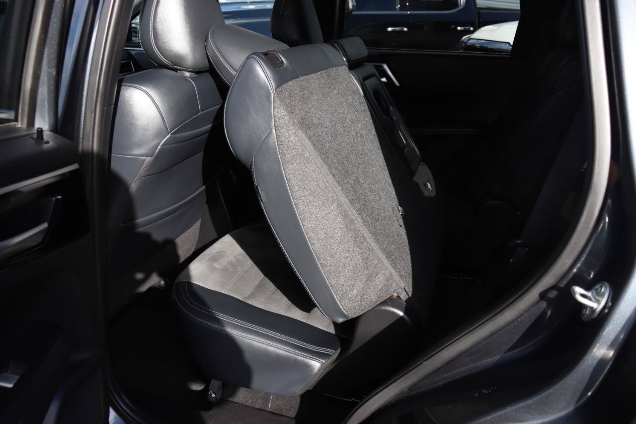 Used 2024 Mitsubishi Outlander AWD image 25