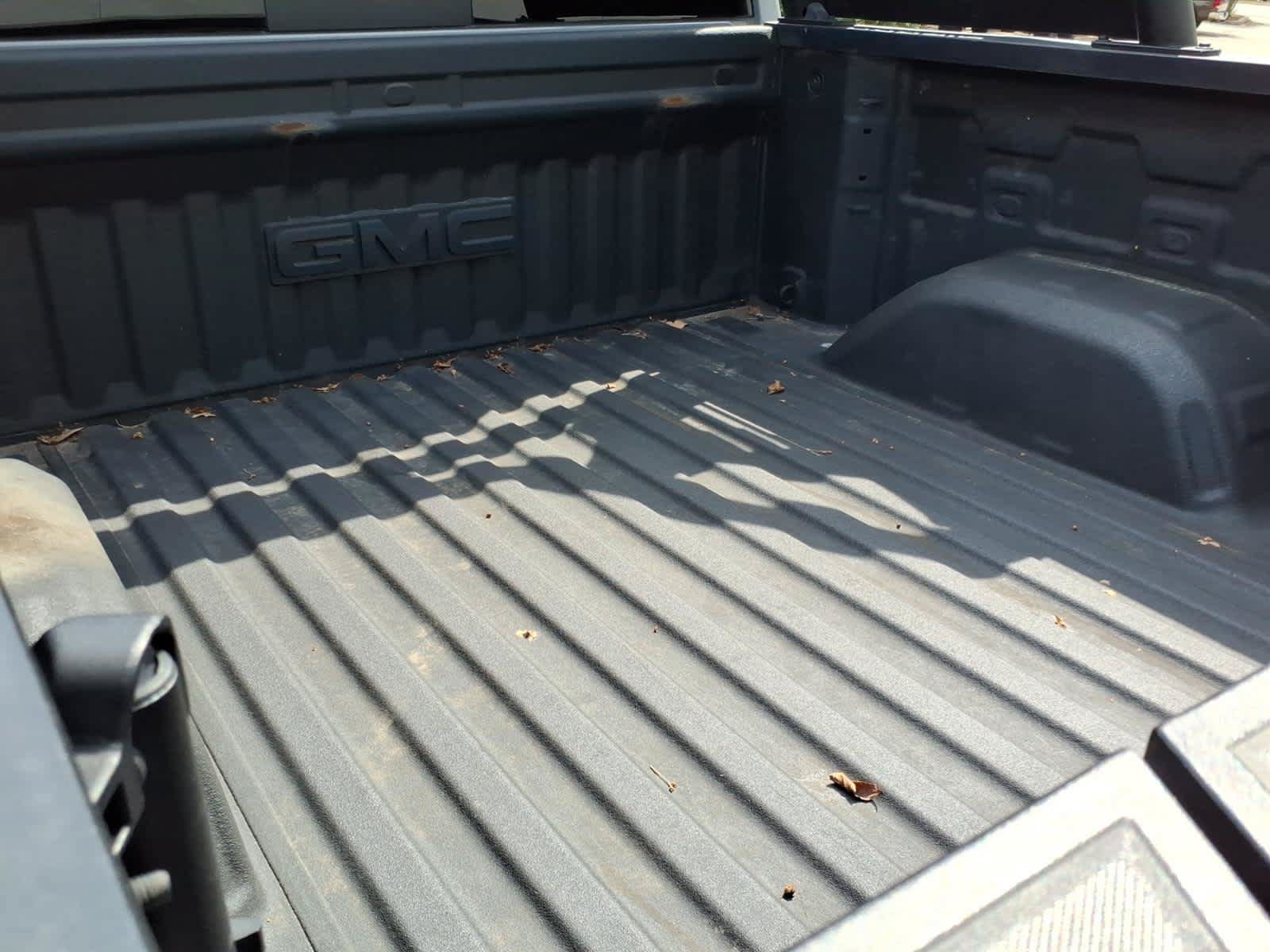 Used 2025 GMC Sierra 1500 AT4 w/ AT4 Premium Package AWD/4WD image 23