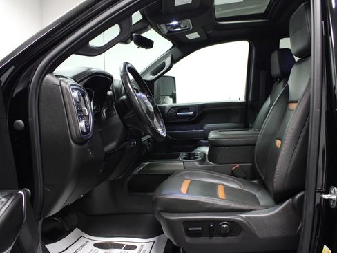 Used 2020 GMC Sierra 2500 AT4 w/ AT4 Premium Package image 12