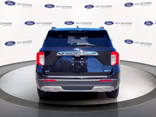 Certified 2023 Ford Explorer XLT w/ Equipment Group 202A AWD/4WD image 4