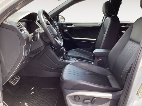 Used 2023 Volkswagen Tiguan SE R-Line FWD image 27