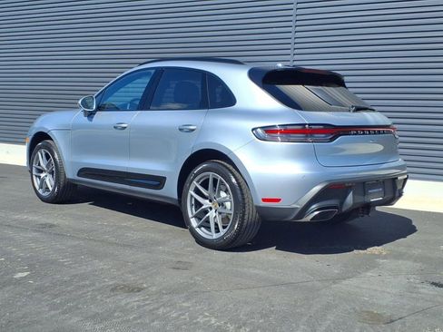 Certified 2025 Porsche Macan image 3