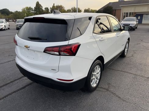 Used 2022 Chevrolet Equinox LS w/ LS Convenience Package image 8